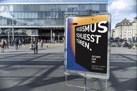 Plakat auf dem Bahnhofplatz