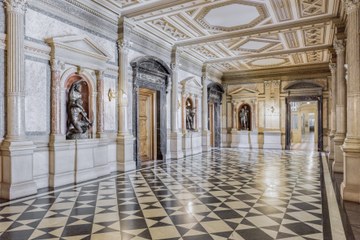 Bundeshaus Ost (Kochergasse 9), Vestibül  Bild Alexander Gempeler. Vergrösserte Ansicht