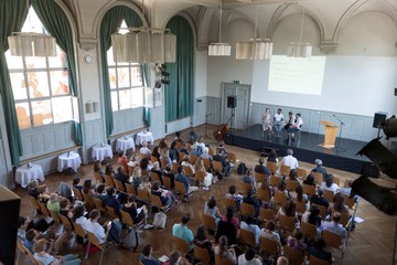 Integrationspreis 2018 Podiumsdiskussion Bild Sandra Blaser. Vergrösserte Ansicht