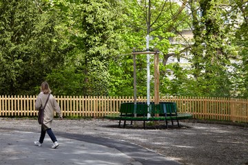 Platz nach der Sanierung. Vergrösserte Ansicht