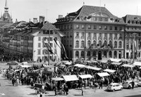 Bild 1 Graniummärit zwischen 1957 und 1966 auf dem Bundesplatz, Foto Hans Tschirren
