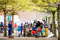 6 Tauschen Spielen Schnabulieren Kinder basteln Helikopter aus PET Flaschen Bild Pascale Amez