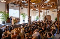 Preisverleihung in der Elfenau (Bild: Sam Buchli)