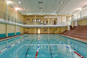 Schwimmhalle Hallenbad Hirschengraben. Bild: Sportamt Stadt Bern.. Vergrösserte Ansicht