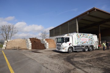 Kompostieranlage Seeland  Biogas Kehrichtfahrzeug Bild Nadine Strub. Vergrösserte Ansicht