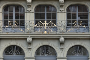 Erlacherhof Fenster 2 Bild Christine Blaser Bildaufbau. Vergrösserte Ansicht