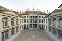 Erlacherhof Aussenansicht 3 | Bild: Christine Blaser, Bildaufbau.