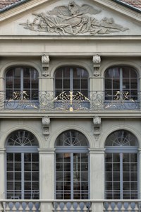 Erlacherhof Fenster 2 | Bild: Christine Blaser, Bildaufbau.