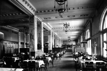 Restaurant Interieur 1909 Bild Burgerbibliothek Bern. Vergrösserte Ansicht