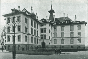 Hofseitige Nordansicht der Fassade der Volksschule Enge © F. Rohr, 1913. Vergrösserte Ansicht
