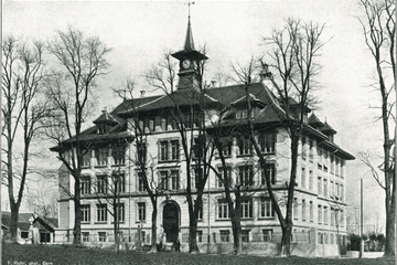 Südansicht der Hauptfassade der Volksschule Enge © F. Rohr, 1913. Vergrösserte Ansicht