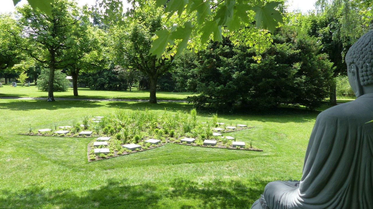 Buddha Garten Bremgartenfriedhof