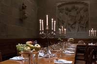 Rittertafel im Rathauskeller (Bild: Talal Doukmak)