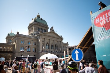 HalloVelo Bundesplatz Bild TRIEBHAUS. Vergrösserte Ansicht