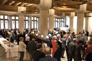 Aperitif in der Rathaushalle.. Vergrösserte Ansicht