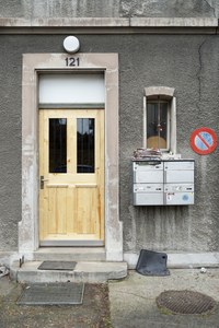 Neue Tür Holligen quer (Bild: Juerg Curschellas)