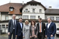 Gruppenbild: Andreas Kaufmann, Thomas Iten, Katharina Zuber, Katharina Annen, Alec von Graffenried, Markus Kämpfer (Bild: Thomas Peter)