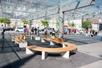 Neue Rundbank unter Baldachin | Foto: Manuel Zingg
