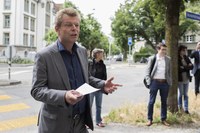 Mir sattlä um, Ausgabe 2017, Gemeinderat Reto Nause bei Übergabe eCargoBikes