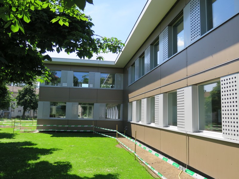 Aussenansicht Modulbau Munzinger. Bild Hochbau Stadt Bern