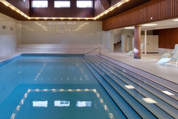 Lehrschwimmbecken im Hallenbad Hirschengraben (Bild: Sportamt Bern). Vergrösserte Ansicht