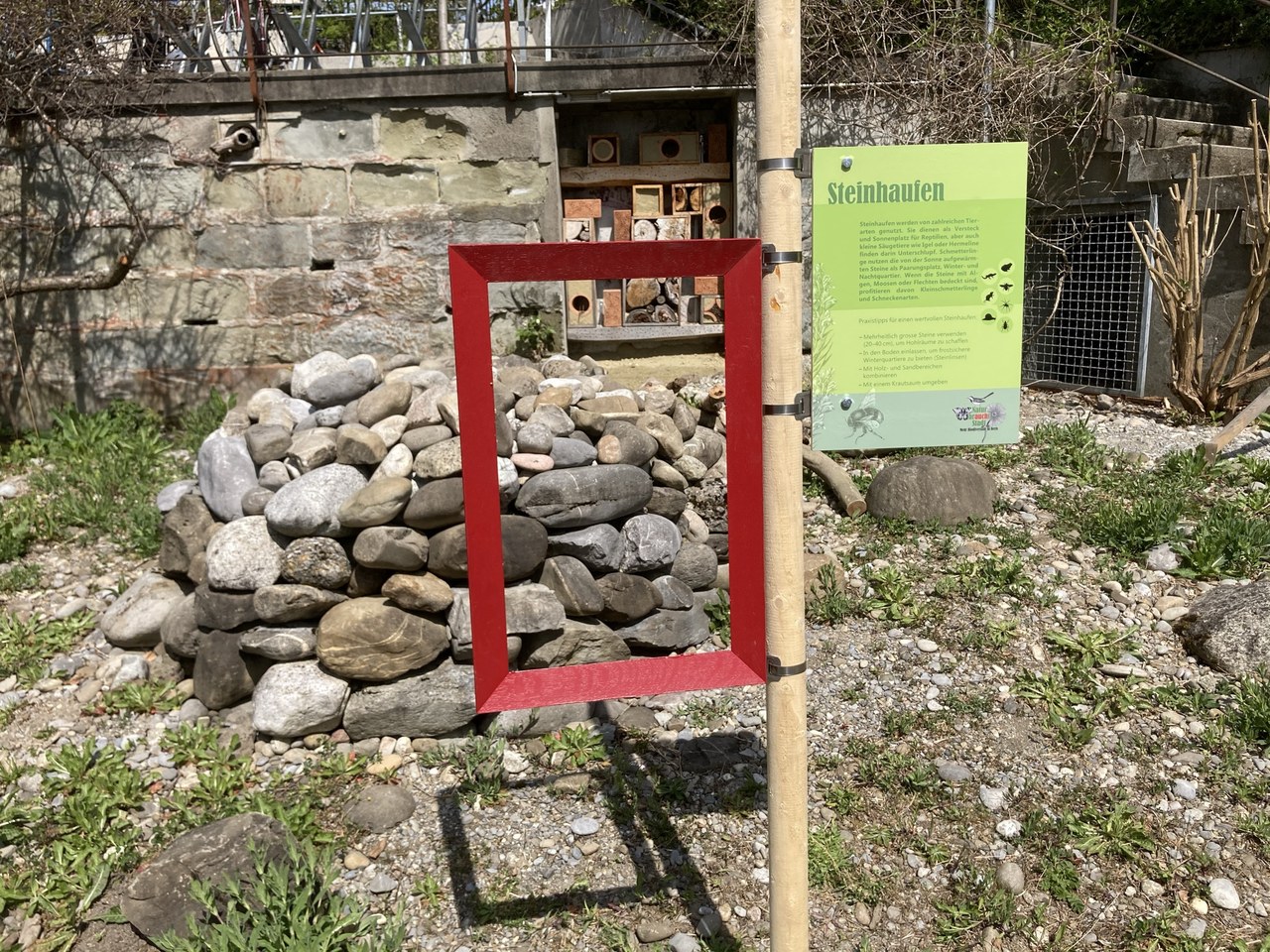 Die Sonderausstellung im BOGA zeigt biodiversitätsfördernde Kleinstrukturen zum Selbermachen. Bild: BOGA.