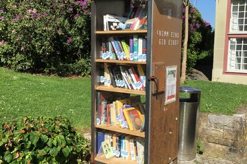 Offener Bücherschrank Elfenau. Vergrösserte Ansicht