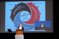 Leiterin Fachbereich Information und Vernetzung Susanne Rebsamen am Online-Anlass im Sternensaal Bümpliz