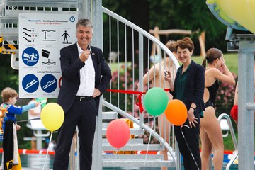 Eröffnungsakt mit Alec von Graffenried und Franziska Teuscher (Bild: Lea Moser). Vergrösserte Ansicht