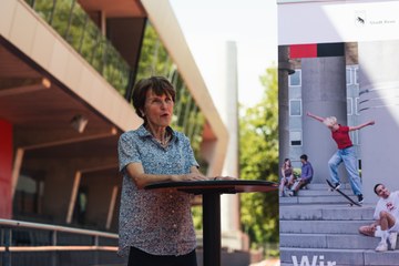 Medienkonferenz im Leichtathletikstadion Wankdorf. Vergrösserte Ansicht