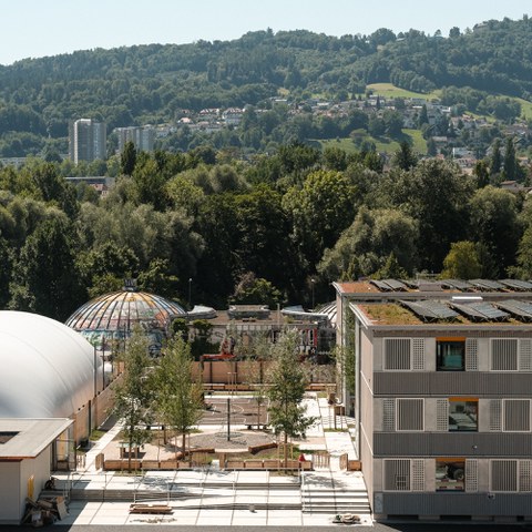 Blick von der Monbijoubrücke auf die Schulanlage (Quelle: Stadt Bern)