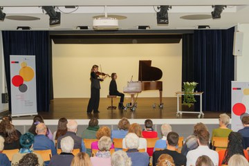 Impressionen vom Berner Sozialpreis 2025 (Bild: Hansueli Räz). Vergrösserte Ansicht