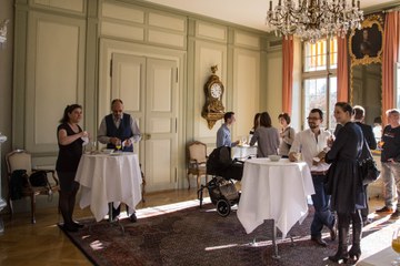 Apero riche im Gemeinderatssaal im Erlacherhof. Vergrösserte Ansicht