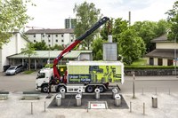 Drohnenaufnahme Fahrzeug an Entsorgungsstelle quer 2 (Bild Rob Lewis)