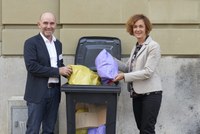 Bild: Gemeinderätin Ursula Wyss und Walter Matter, Leiter Entsorgung + Recycling