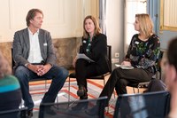 Gesprächsrunde, Roland Nydegger, FPI Personalamt und Itziar Marañón, Projektleiterin Kompetenzzentrum Integration und Marianne Catillaz, SUE PI