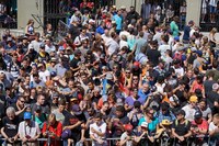 Fans bei der Präsentation des Stanley Cups im Erlacherhof