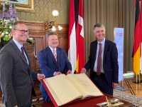 Von links: Michael Müller (Berlin), Michael Ludwig (Wien), Alec von Graffenried (Bern).