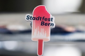 Magnet Pin Stadtfest Bern 2016. Vergrösserte Ansicht