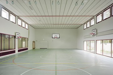 Turnhalle Volksschule Bethlehemacker   Bild Rasmus Norlander. Vergrösserte Ansicht