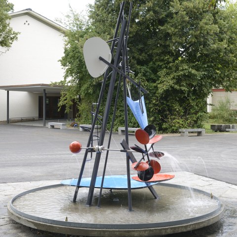 Wasserspiel Brunnen Walter Linck Volkssschule Bethlehemacker   Bild Marc Egger