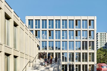 Aussenansicht der Neubauten von hinten (Rolf Siegenthaler Fotografie, Bern). Vergrösserte Ansicht