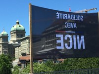 Banner Solidarität mit Nizza 1