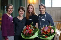 Bild Sozialpreis 2019 freiwillig.engagiert (v.l.): Therese Käppeli (HEKS Neue Gärten Bern), Gemeinderätin Franziska Teuscher, Livia Wermuth (HEKS Neue Gärten Bern) und Adrian Reutimann (Food für Souls)