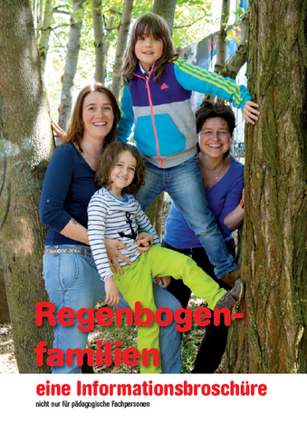 Titelseite der Broschüre Regenbogenfamilie. Ein Farbenfoto mit zwei Frauen und zwei kleinen Kindern