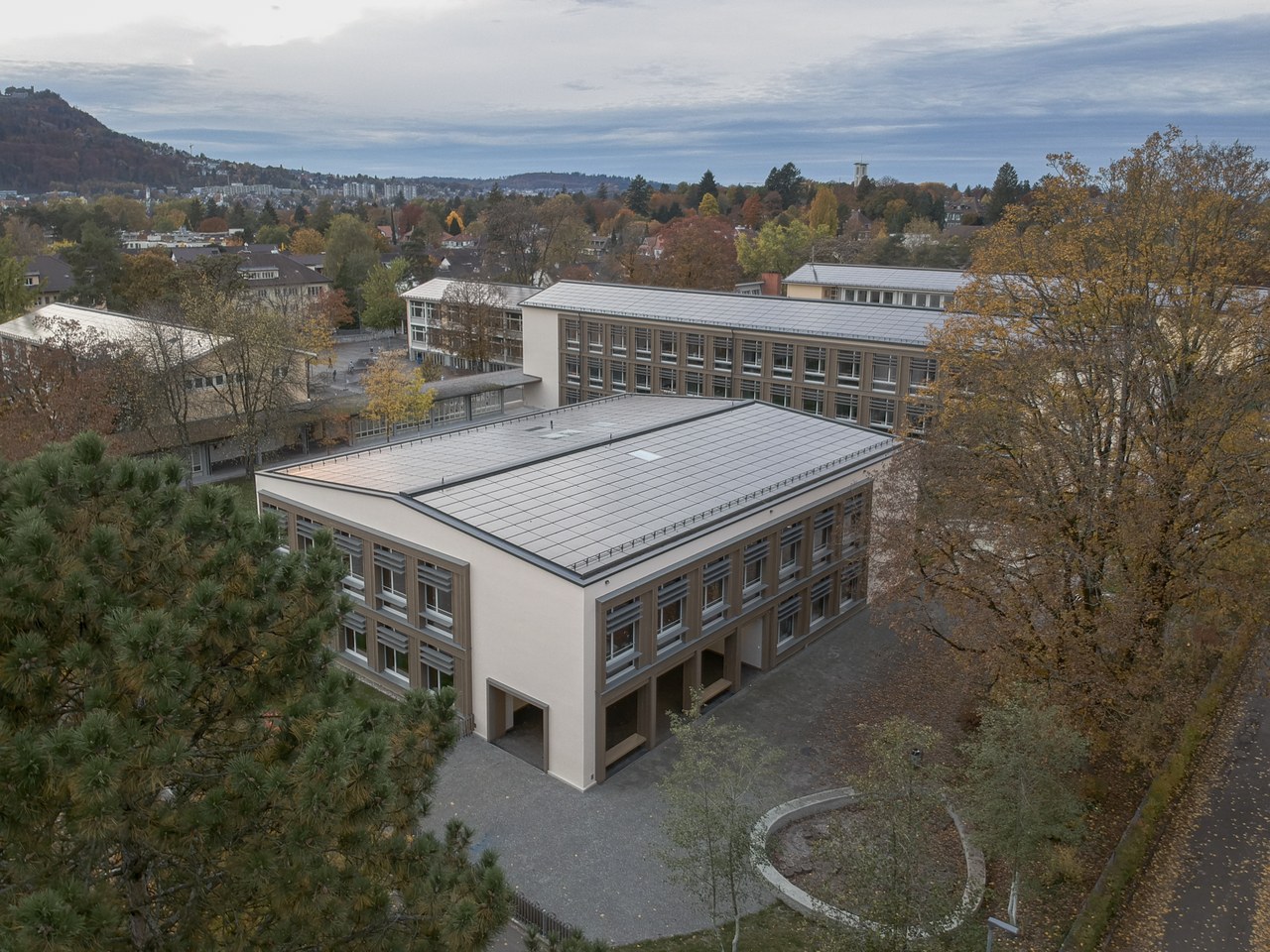 Solaranlage auf den Schulgebäuden