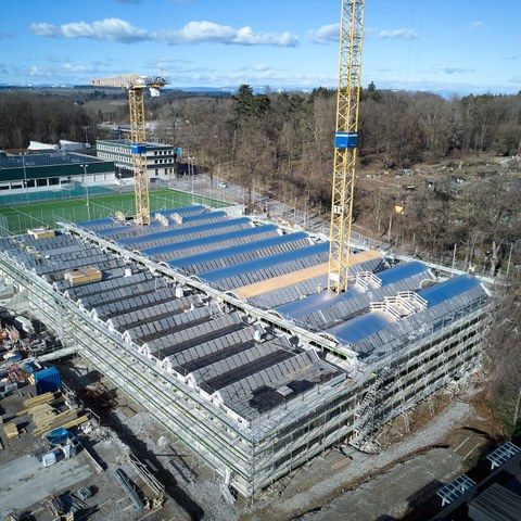 Schwimmhalle Neufeld: Halbzeit auf der Baustelle