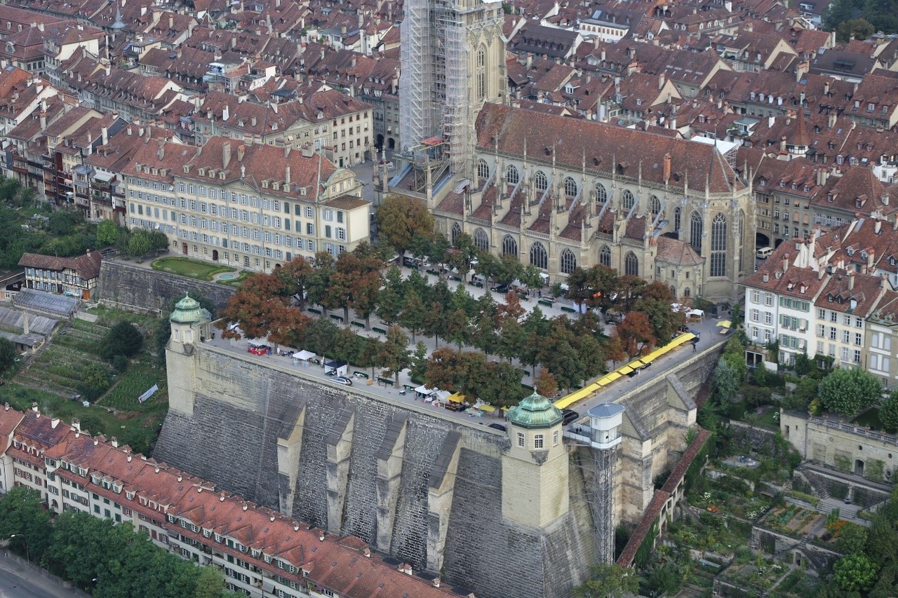 Bild der heutigen Münsterplattform von oben