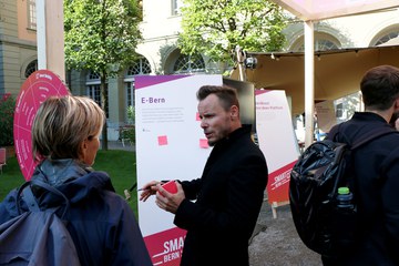 Digitaltag E-Bern. Vergrösserte Ansicht