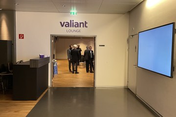 Blick in die Valiant Lounge. Vergrösserte Ansicht